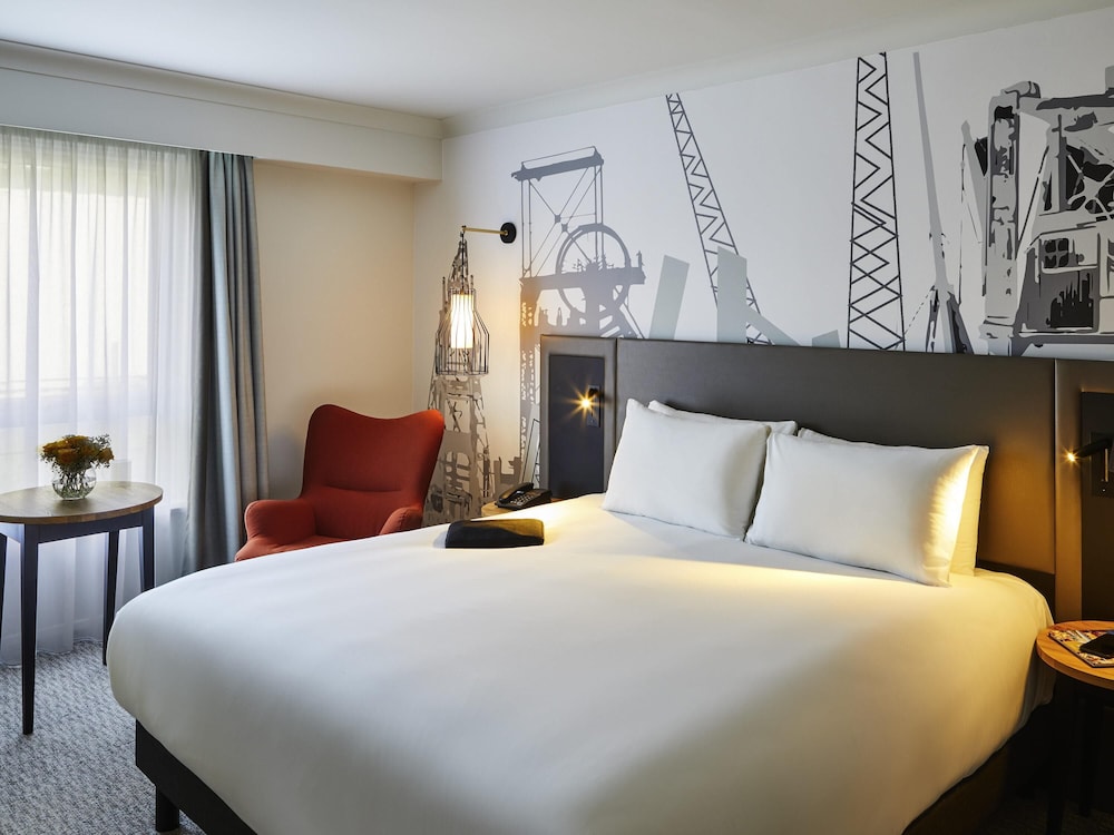 Mercure Cardiff North Hotel 7/50