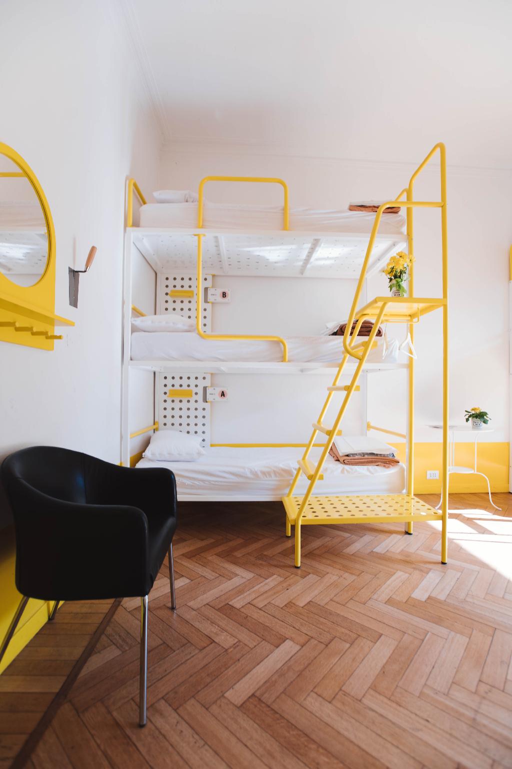Room, Sextuple