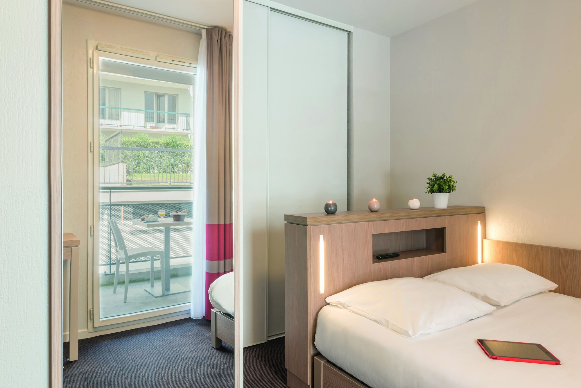 Studio, Double Bed, Sofa, Appart City Classic Nantes Quais de Loire 3/10