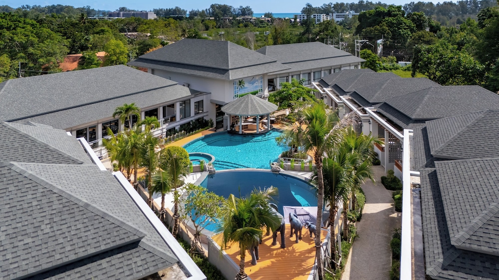 AZ Sunrise Resort & Fitness Club 55/60