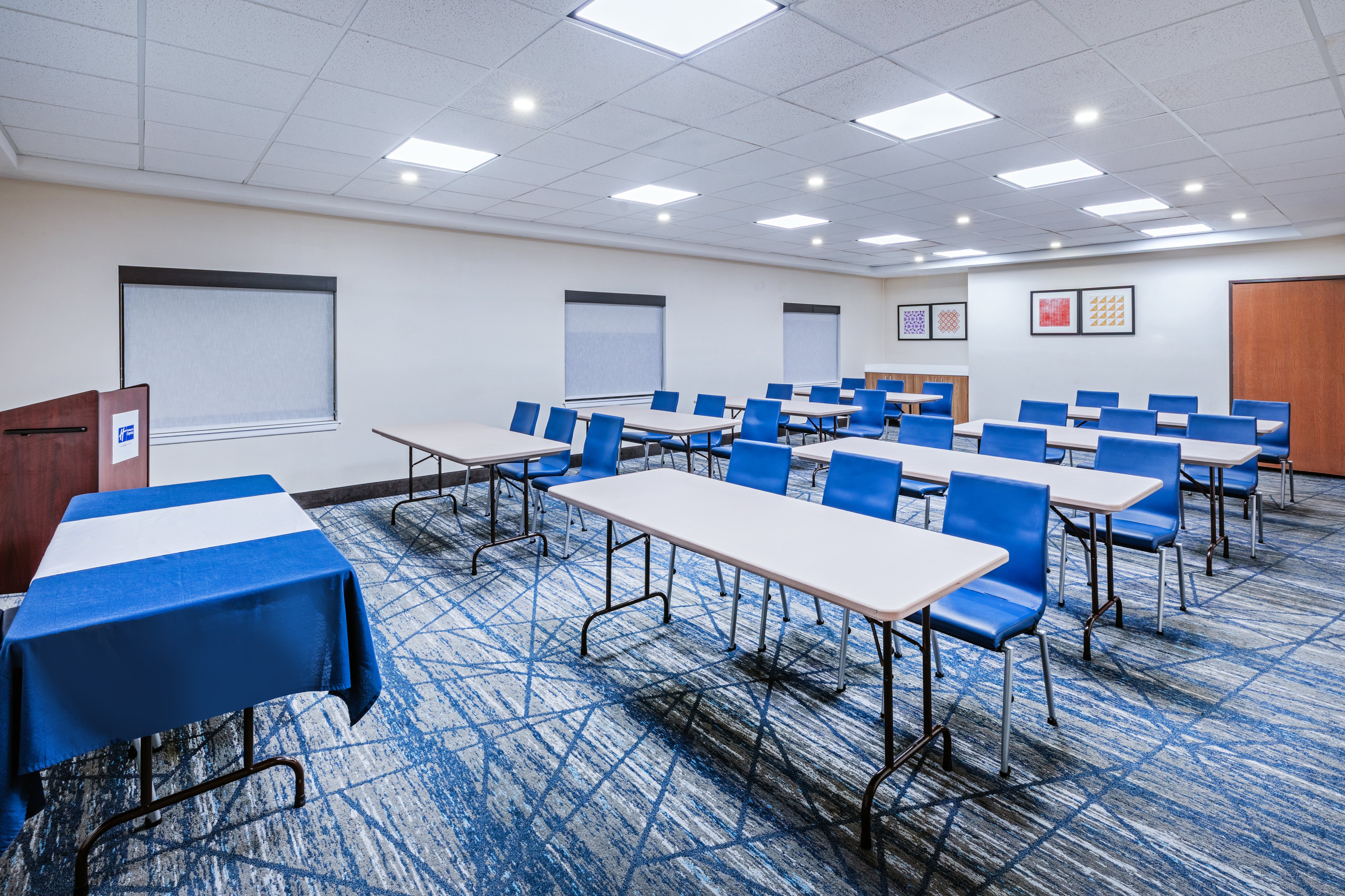 Holiday Inn Express Hotel And Suites Laredo Event Center Area 59/63