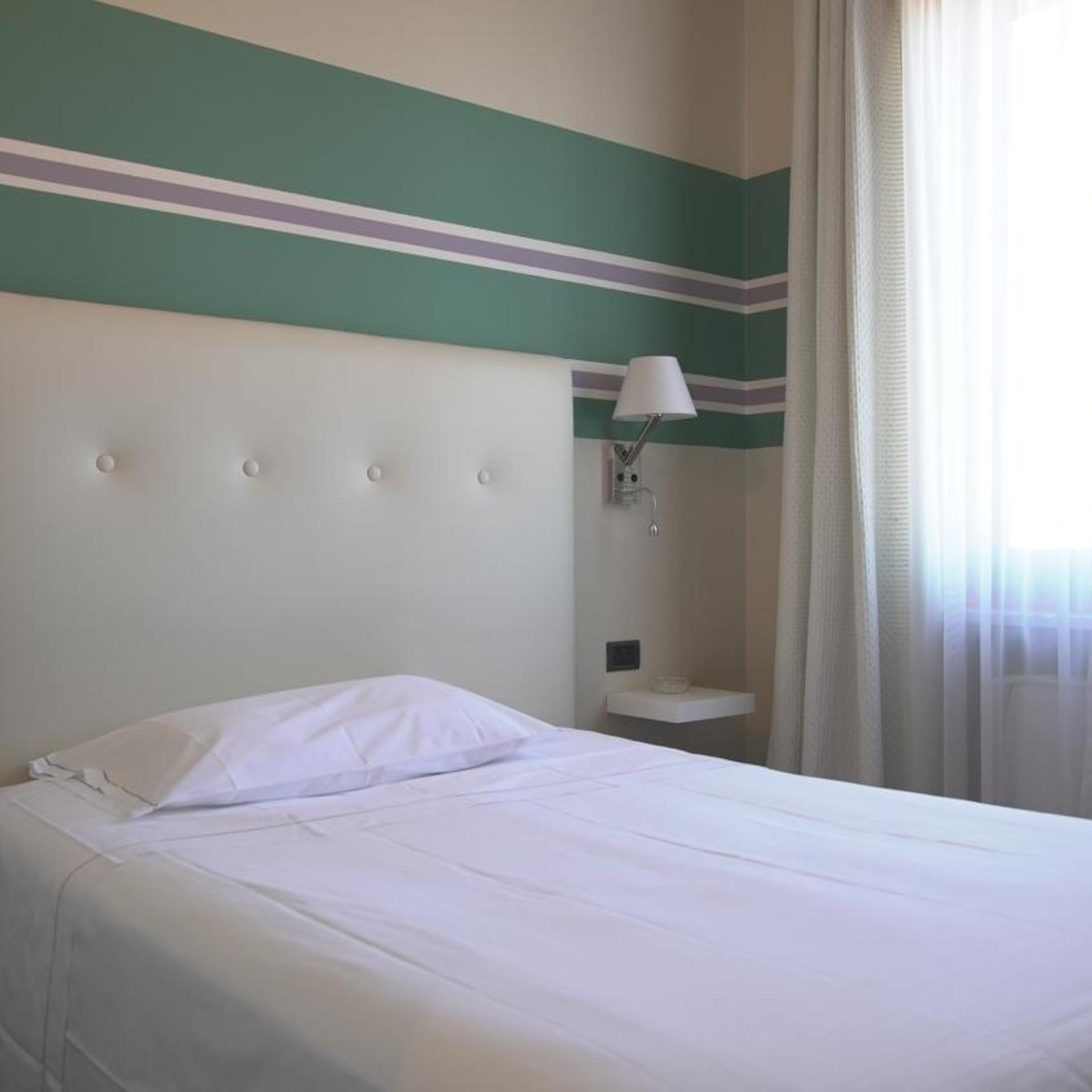 Room, Single