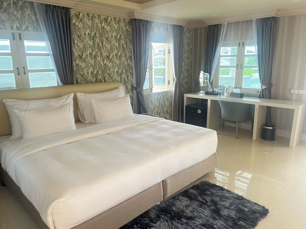 Fountain, Suite, King Bed