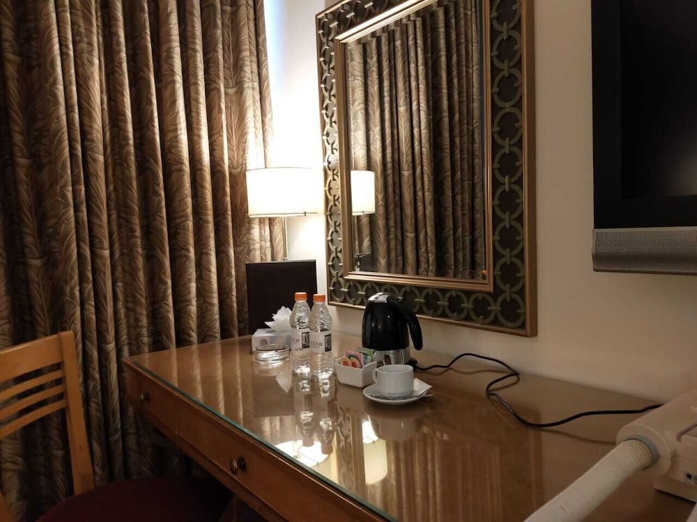 The Liwan Hotel 29/38