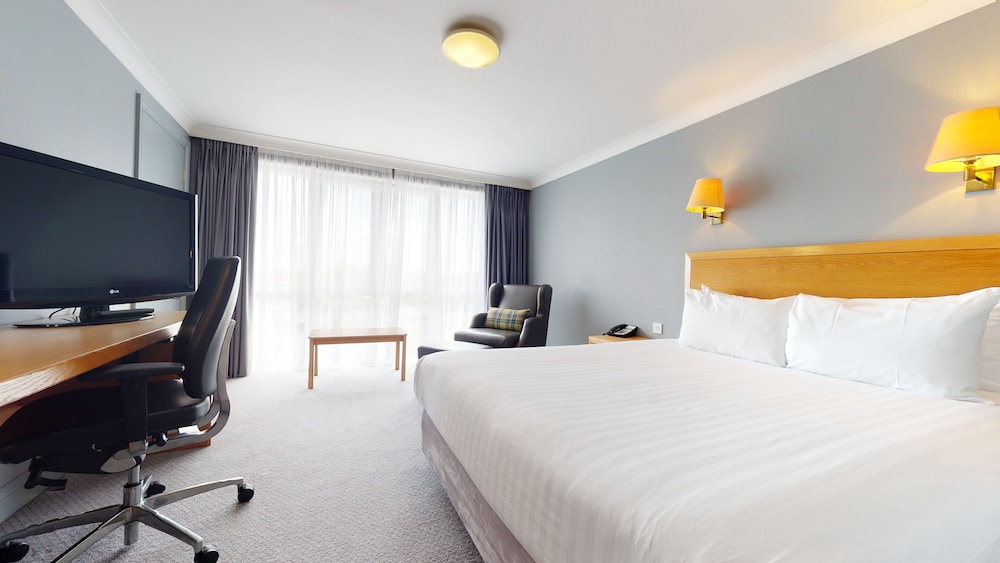 HOLIDAY INN BASILDON 33/75