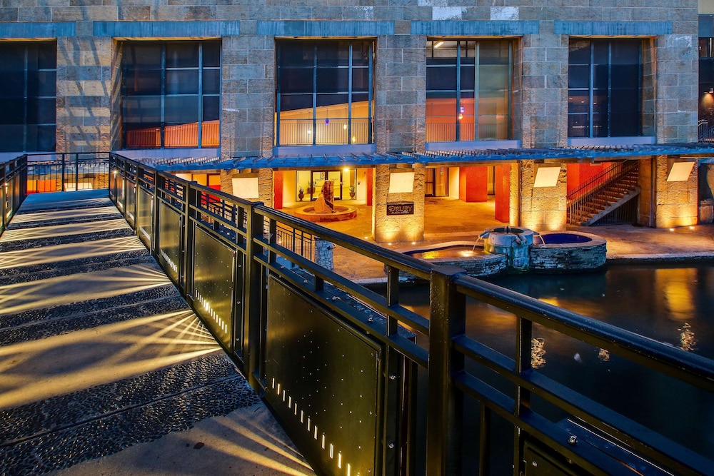 Drury Plaza Hotel San Antonio Riverwalk 2/43