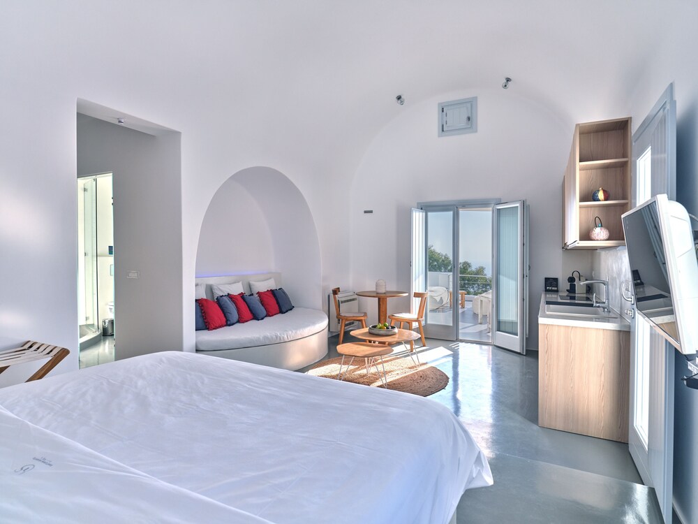 SANTORINI HEIGHTS 14/50