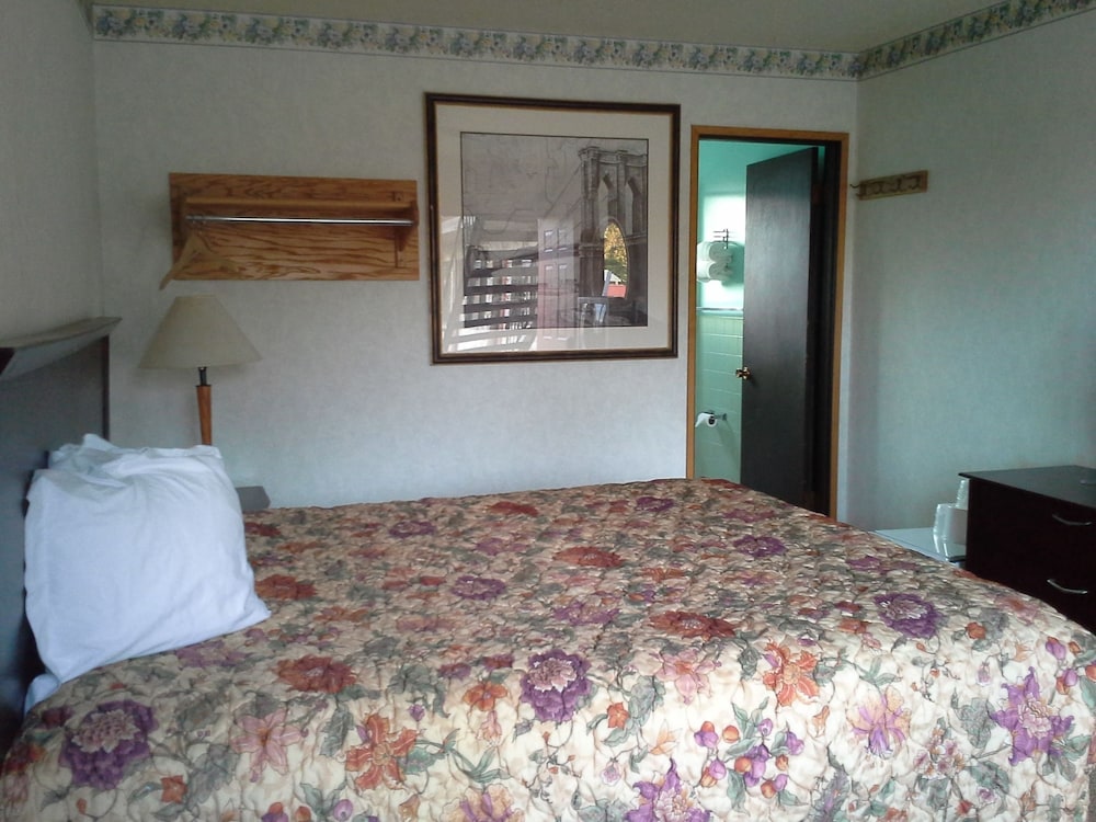 Richland Inn And Suites 17/32