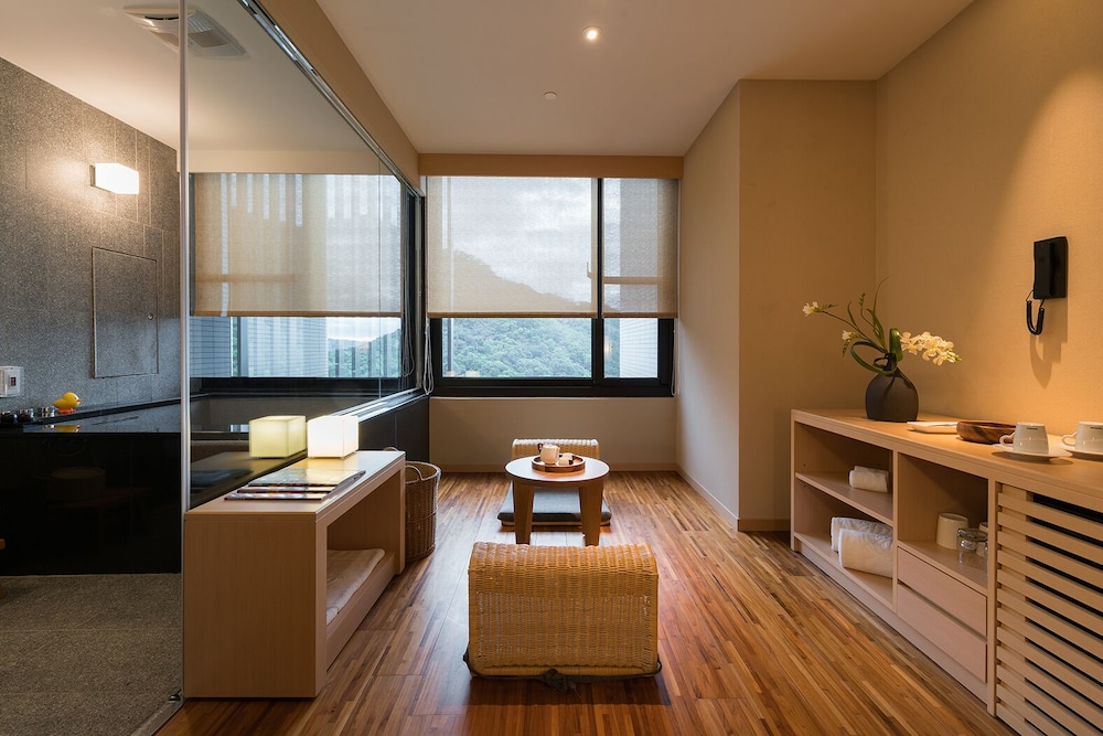 Asia Pacific Hotel Beitou 24/60