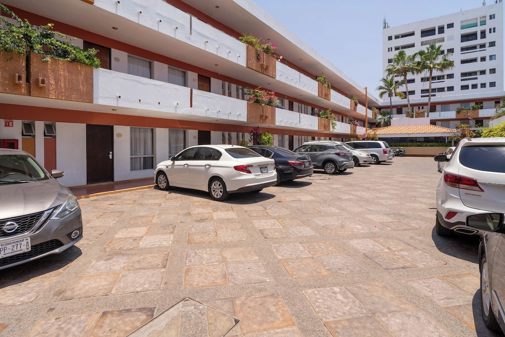 Azteca Inn Hotel 52/62