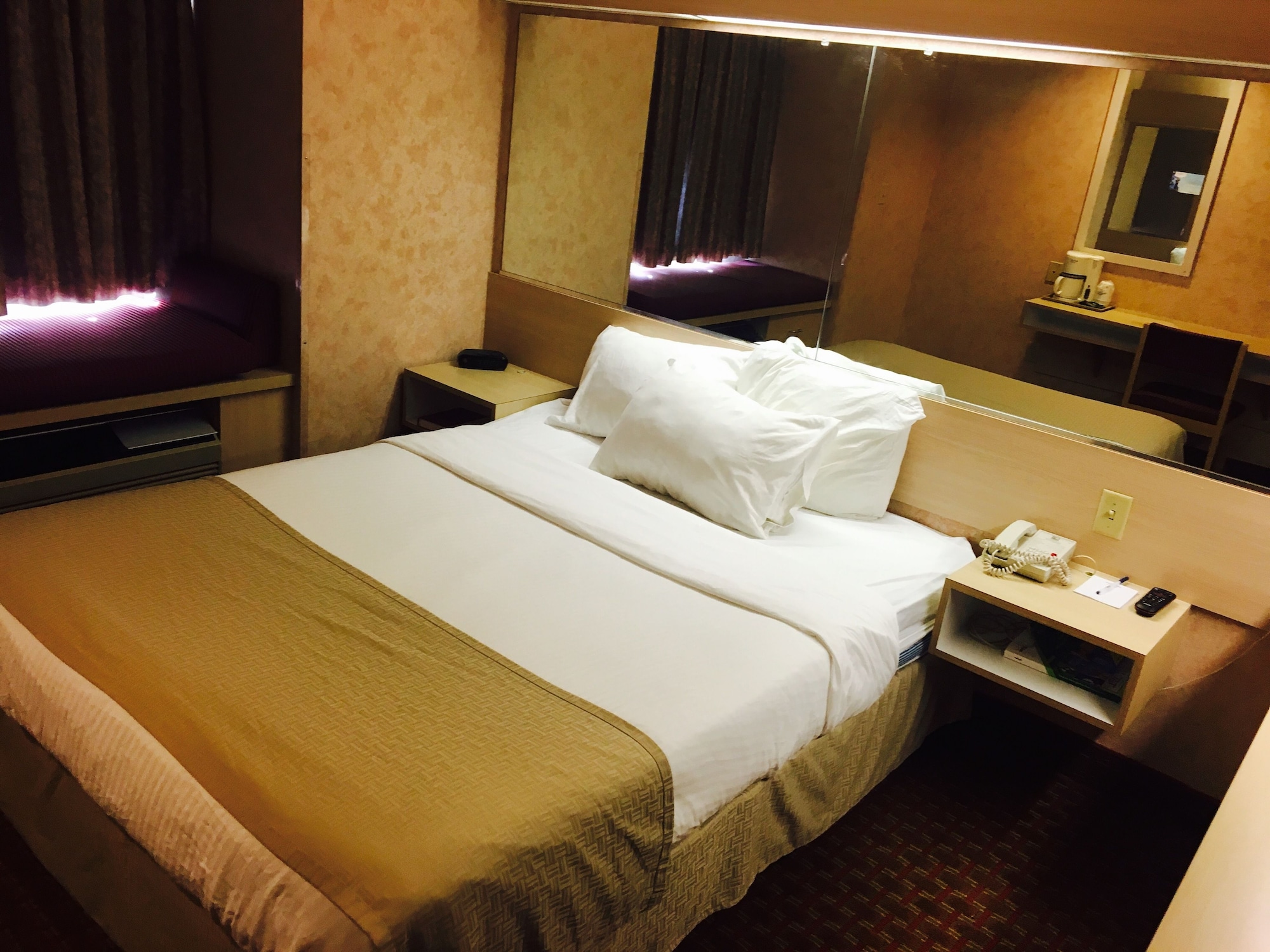 Room, Queen Bed, Microtel Inn Suites By Wyndham Baldwinsville Syr 2/4