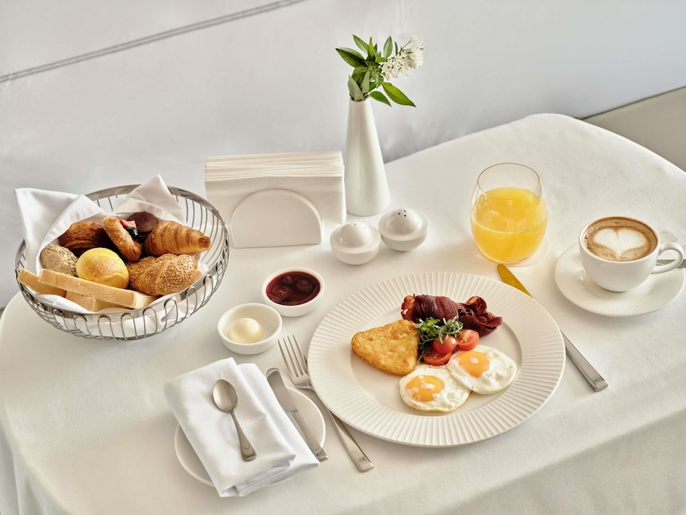 Swissotel Tashkent 44/54