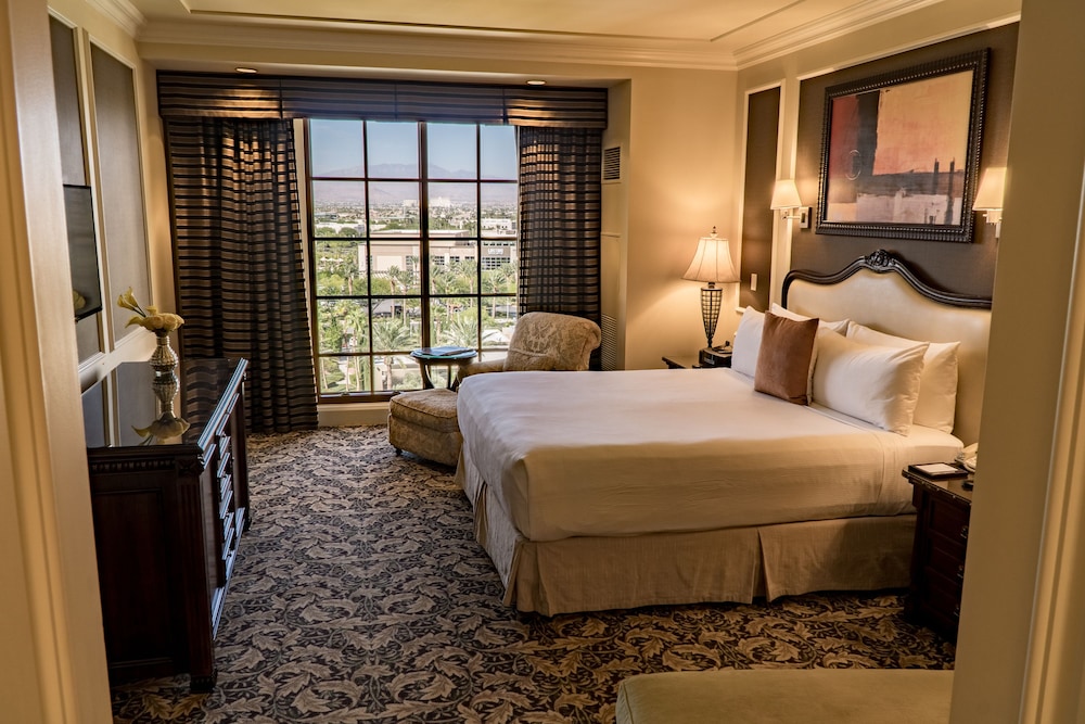 1 Bedroom, Tuscany, Suite, King Bed