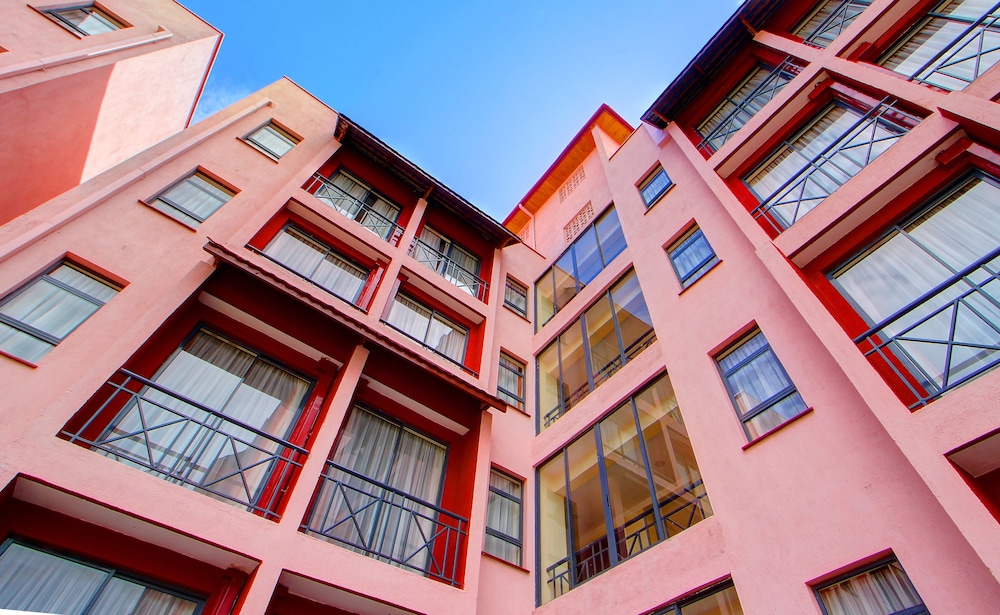 Vittoria Suites 1/50