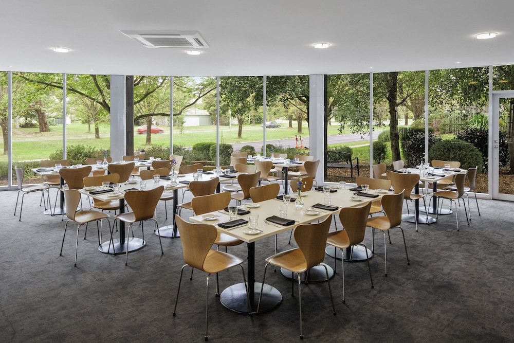 Ramada Encore by Wyndham Belconnen Canberra 33/38