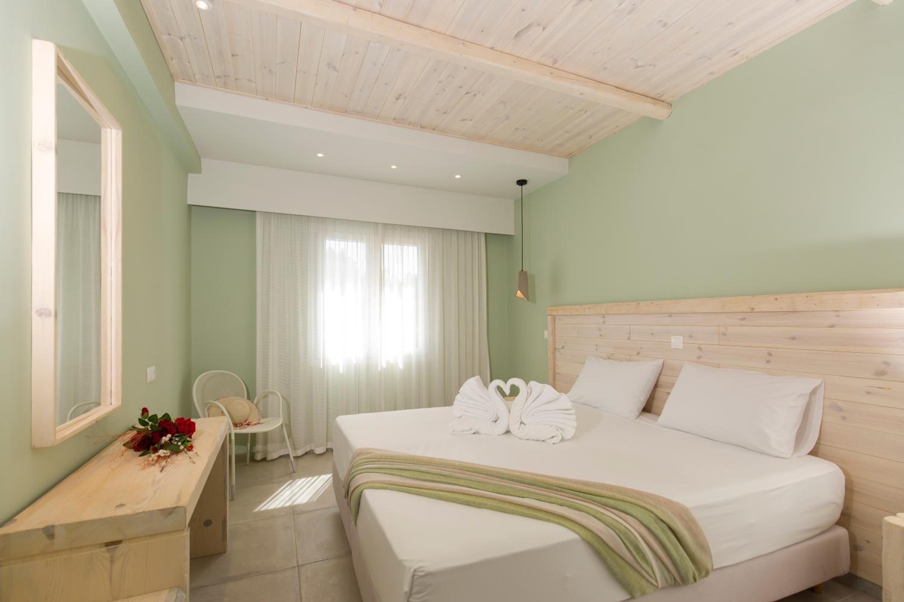 Anthemis Hotel Apartments 23/80