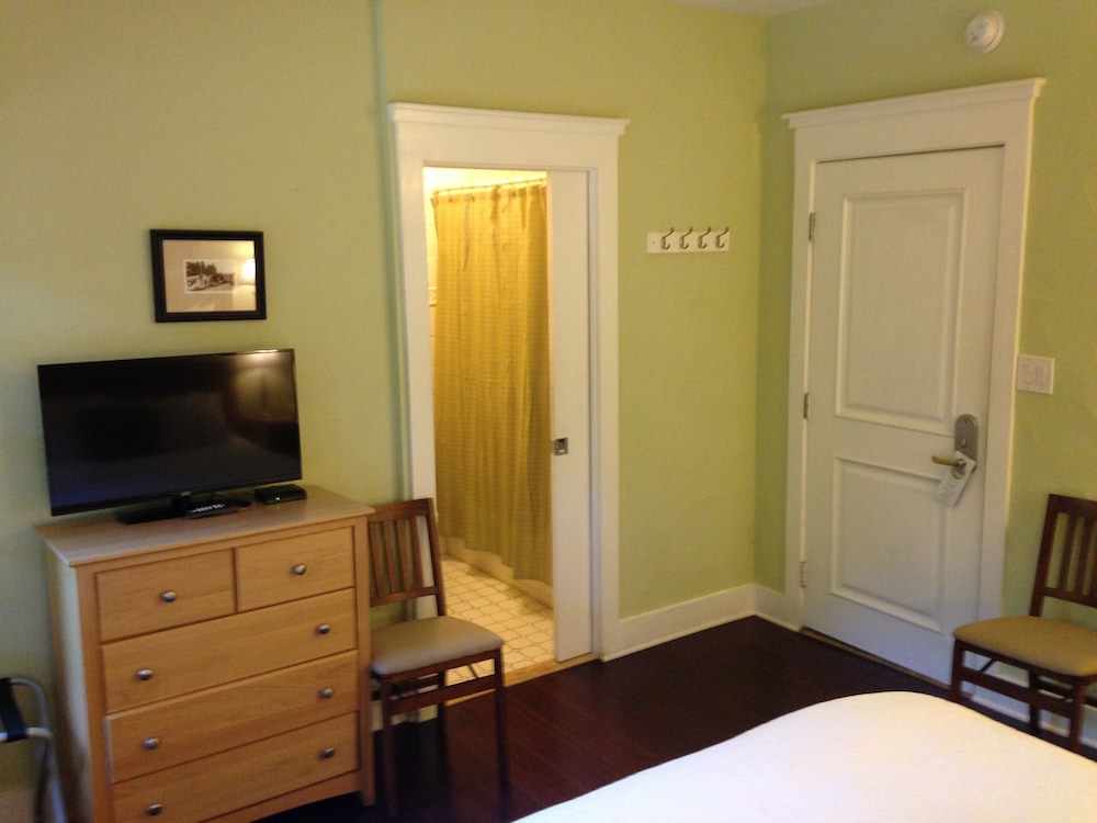 Highland Dell Lodge 13/36