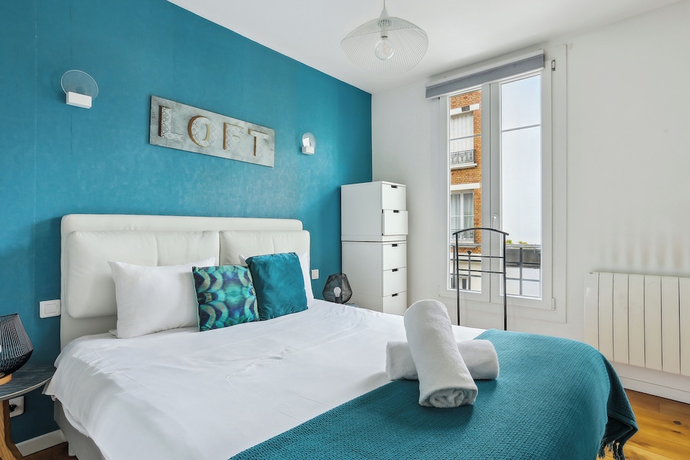 Luxury, Apartment, Queen Bed, Street View, Sofa, RESIDENCE AURMAT 2/4
