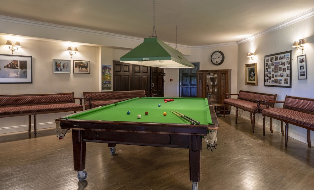 Abbeyglen Castle Hotel 68/71