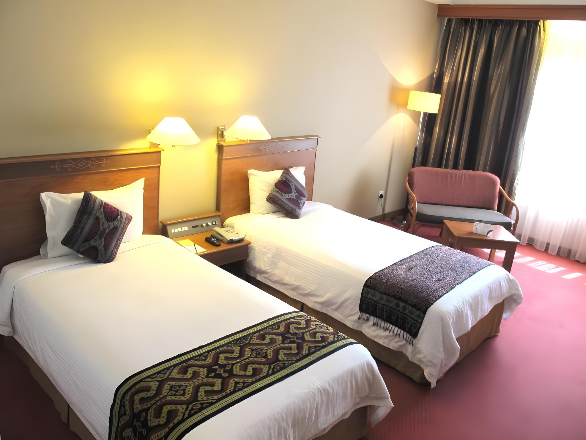Deluxe, Twin Beds, Smoking