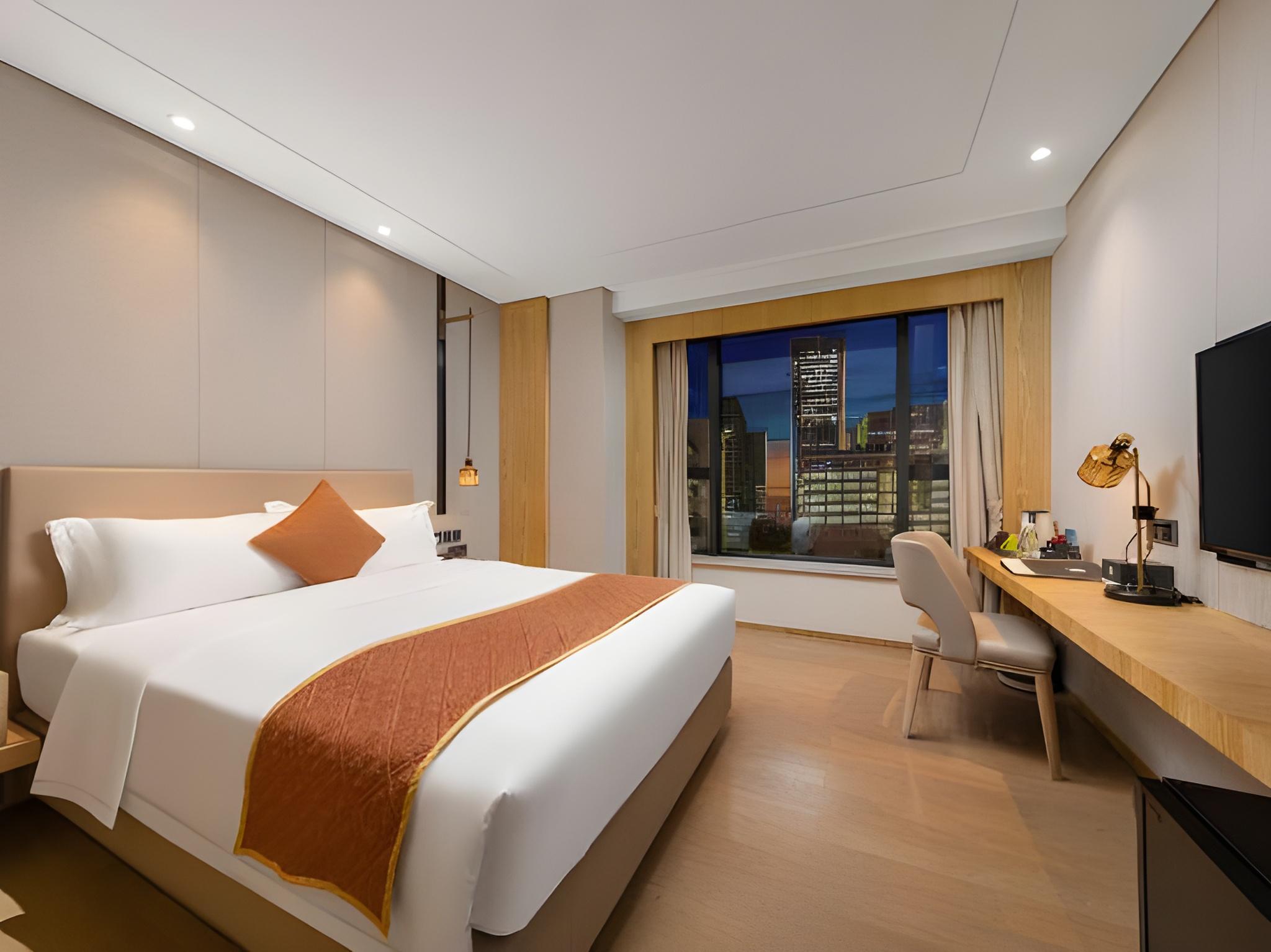 Superior, Queen Bed