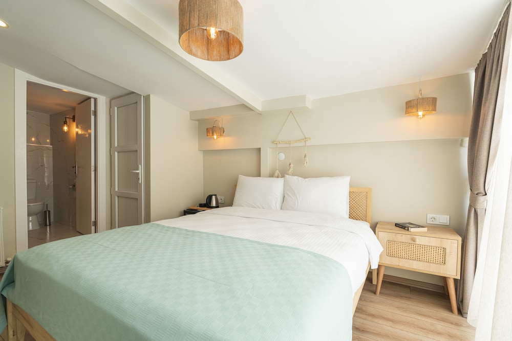Aya Butik Otel Büyükada 8/50