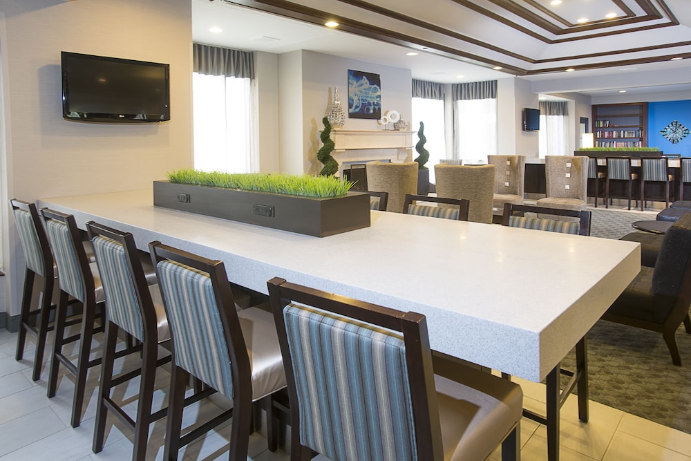 Doubletree By Hilton Detroit Novi 54/74
