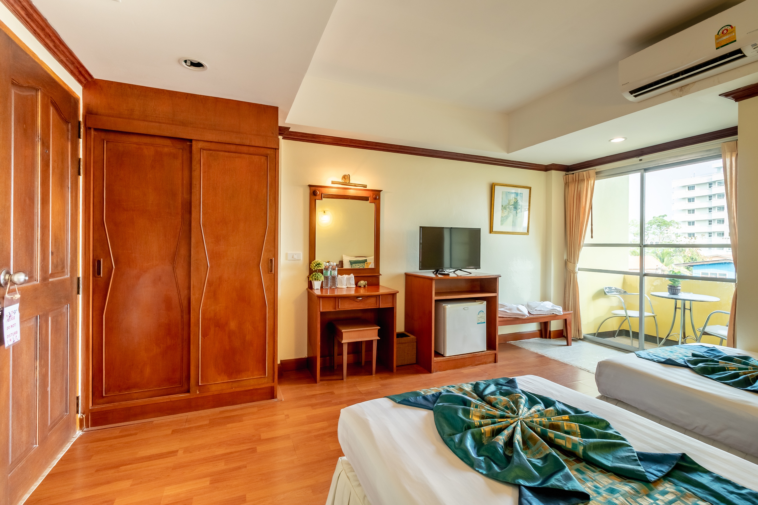غرفة سوبيريور بسرير مزدوج بشرفة، Chomsin Hua Hin Hotel 3/5