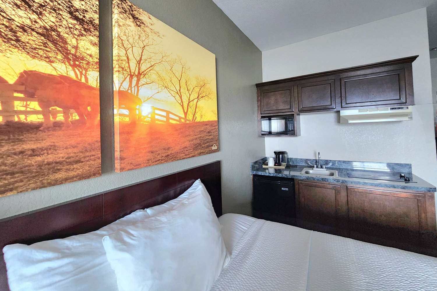 Days Inn By Wyndham Kemah 9/56