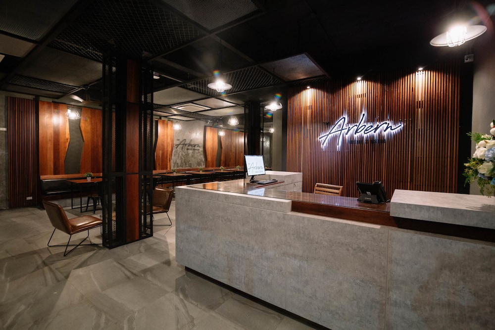 The Arbern Hostel x Bistro 10/50
