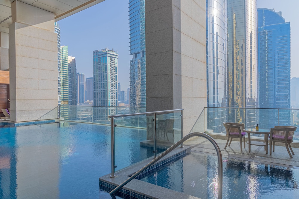 swimming pool spa