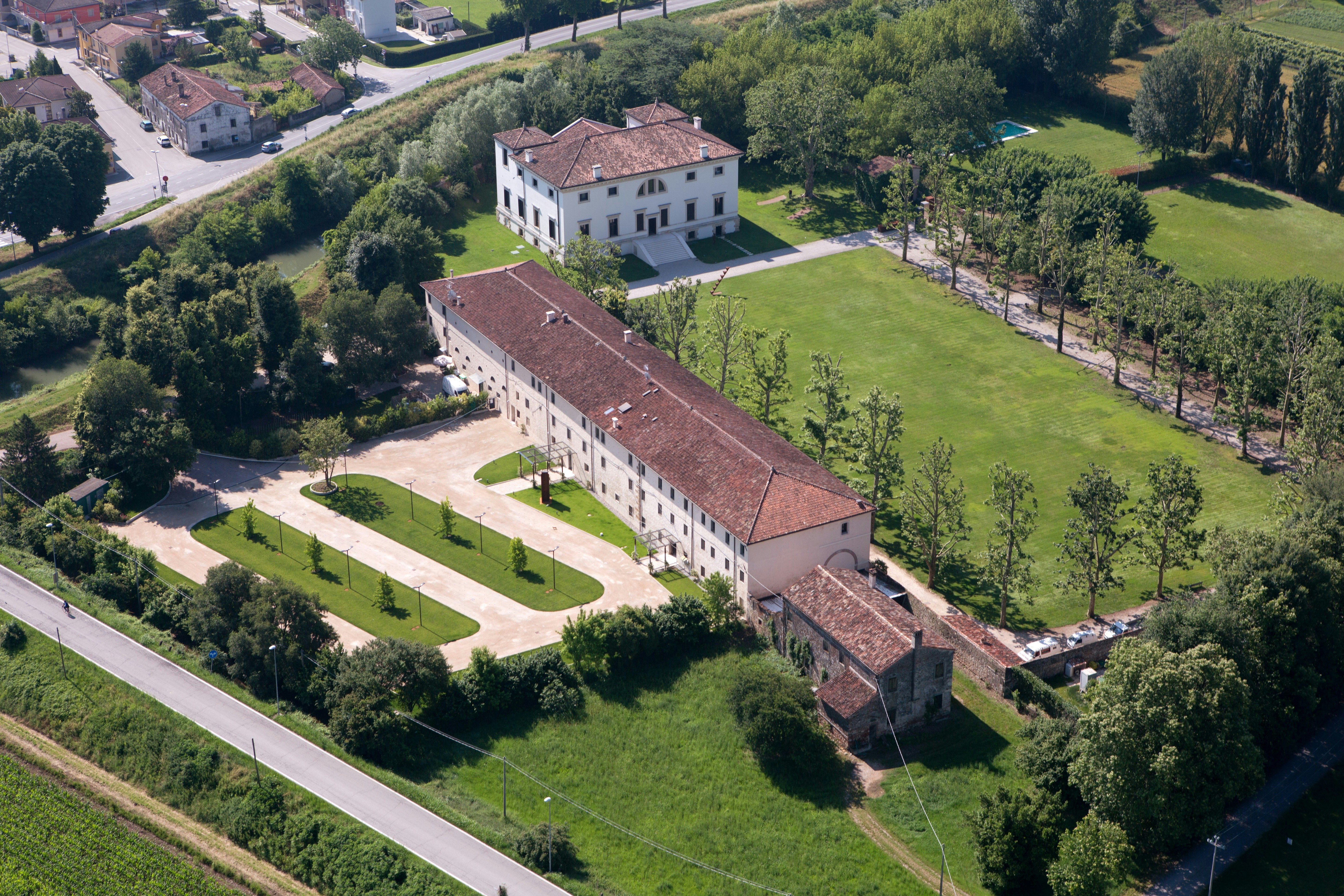 LA BARCHESSA DI VILLA PISANI 56/61