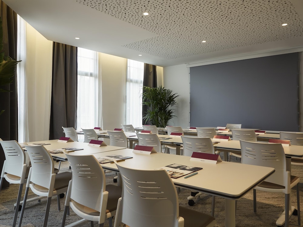 Mercure Avignon Gare TGV 69/78