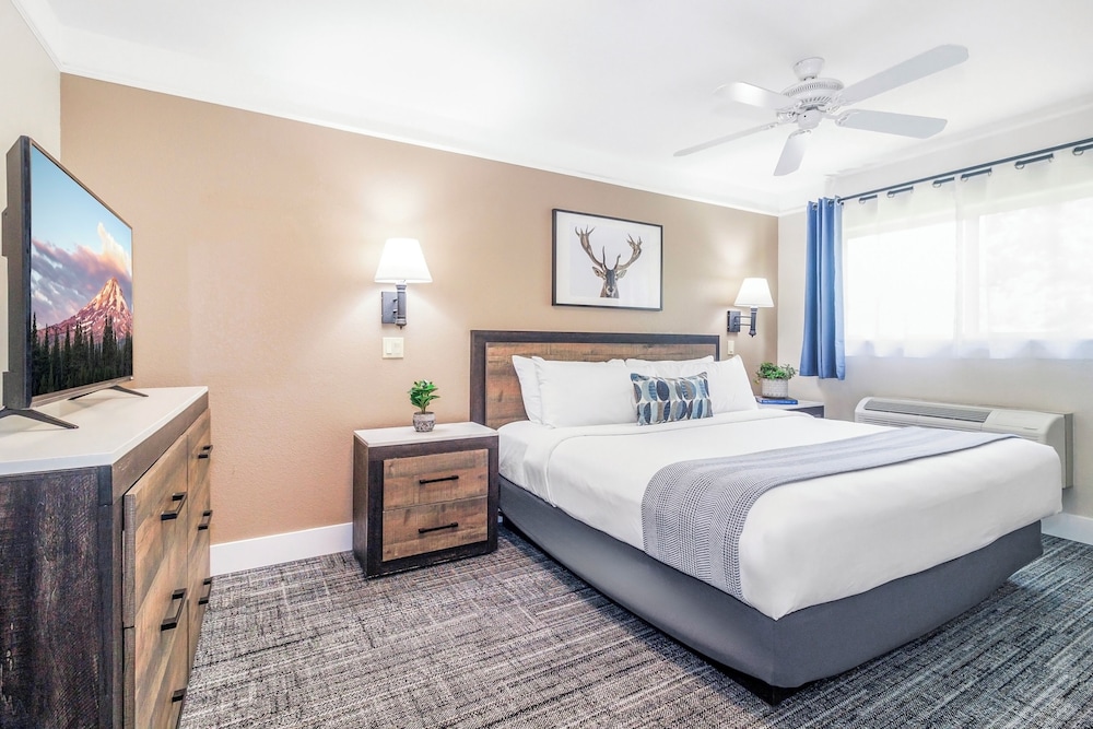 Inn at Mount Shasta 24/57