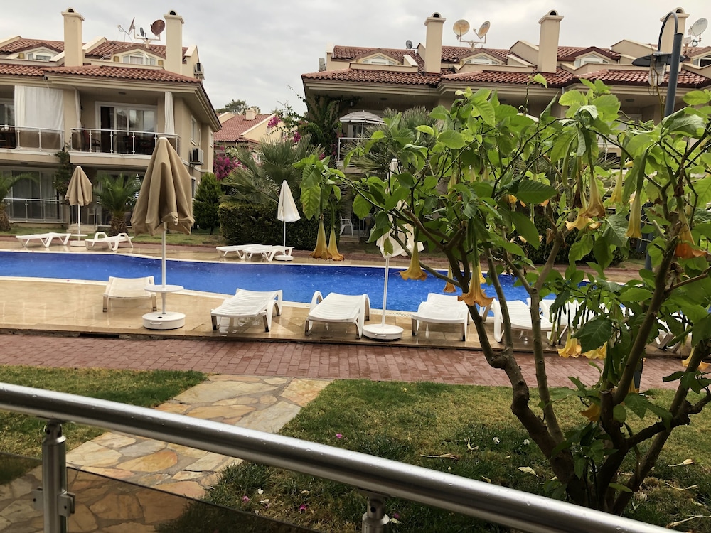 Sunset Beach Club 47/50