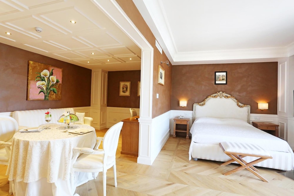 Hotel Tesoretto 17/37