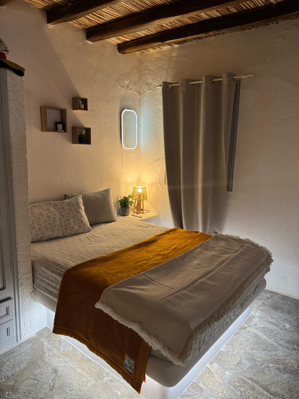 Room, Double Bed, Lateral Side Sea View