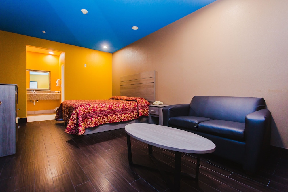 Moonlight Suites 41/65