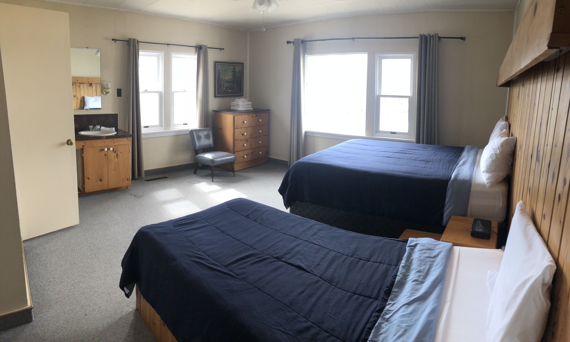 1 Bedroom, Echo, Cabin, 1 Queen and 1 Single Bed, Lake View, Sofa