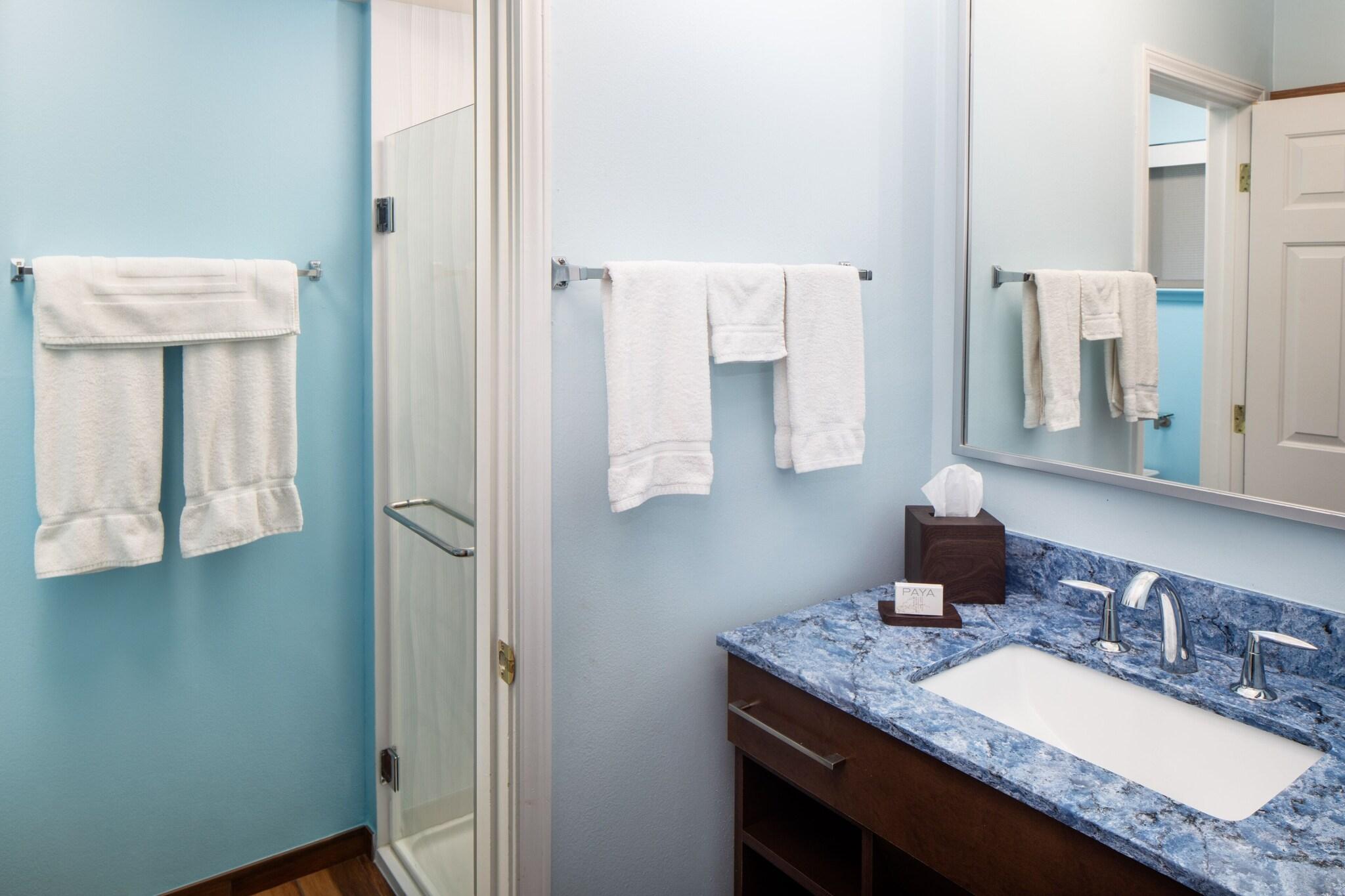 Room, King Bed, The Beach Retreat Lodge At Tahoe 4/5