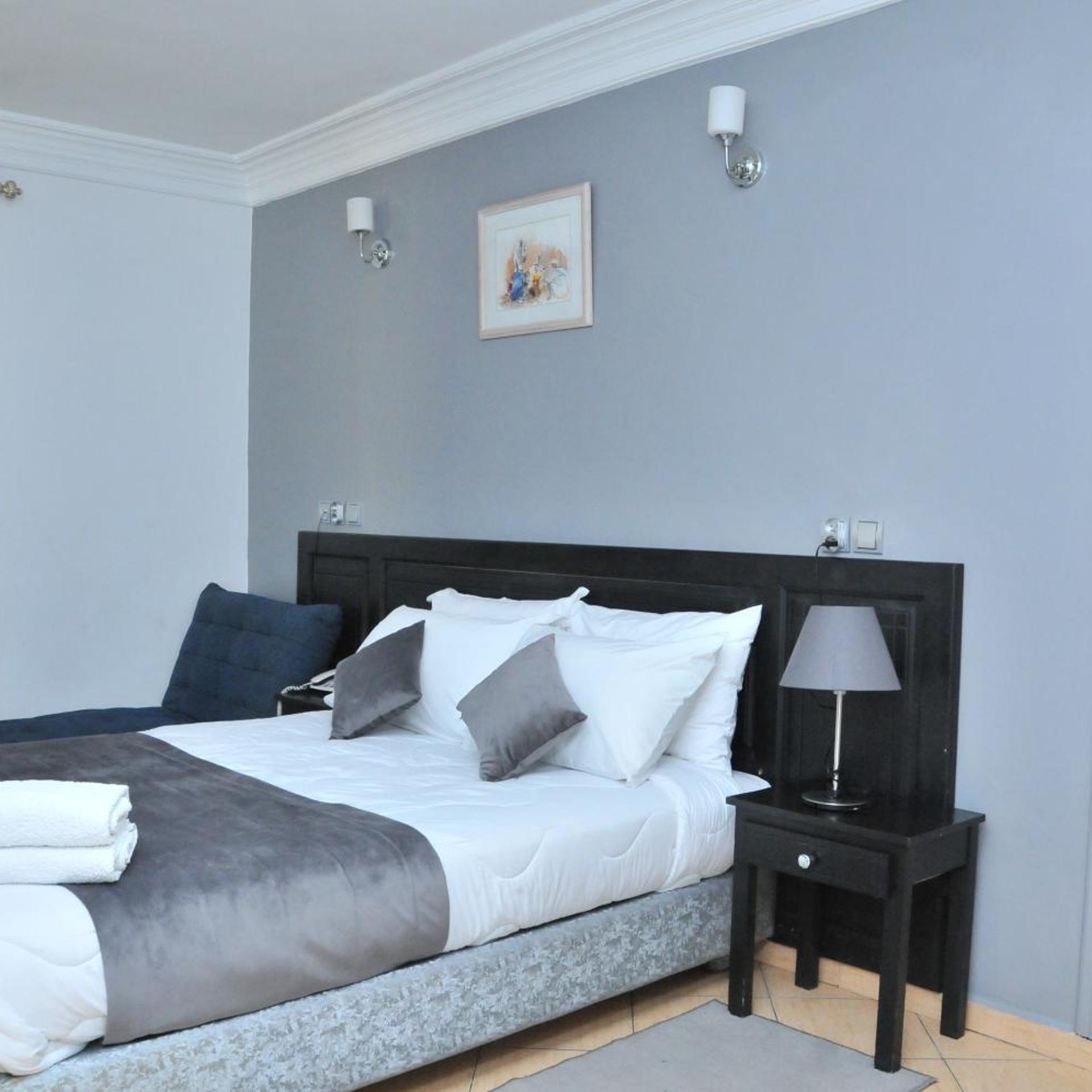 Hotel East West 24/50