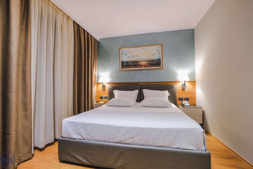 Hotel Butrinti 23/60