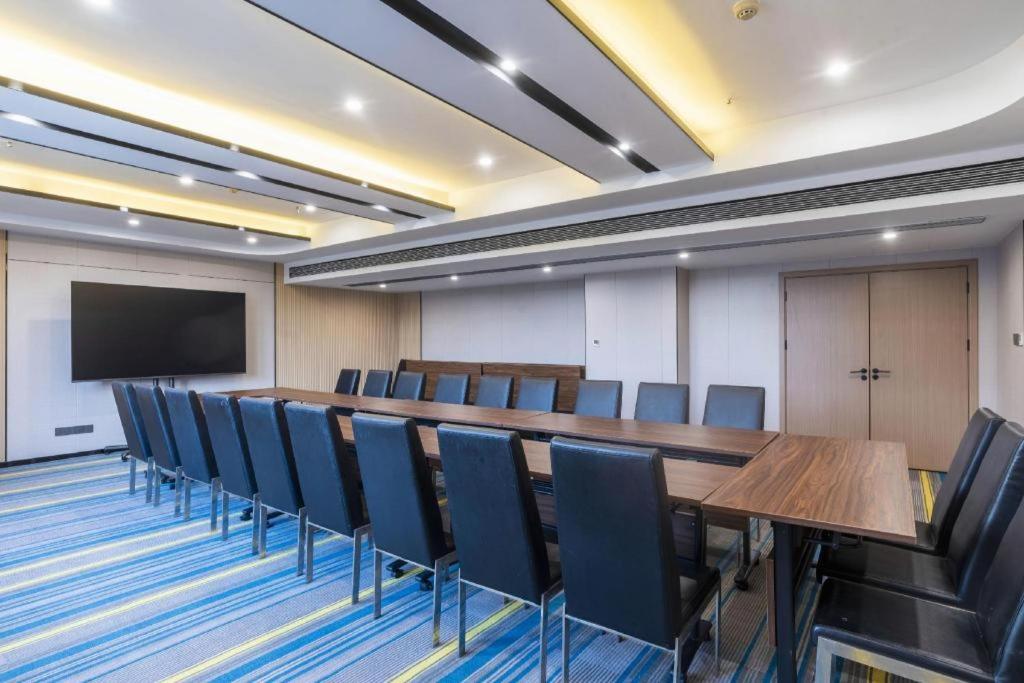 City Comfort Inn Jingmen Zhongxiang Chengtian Huafu 45/50