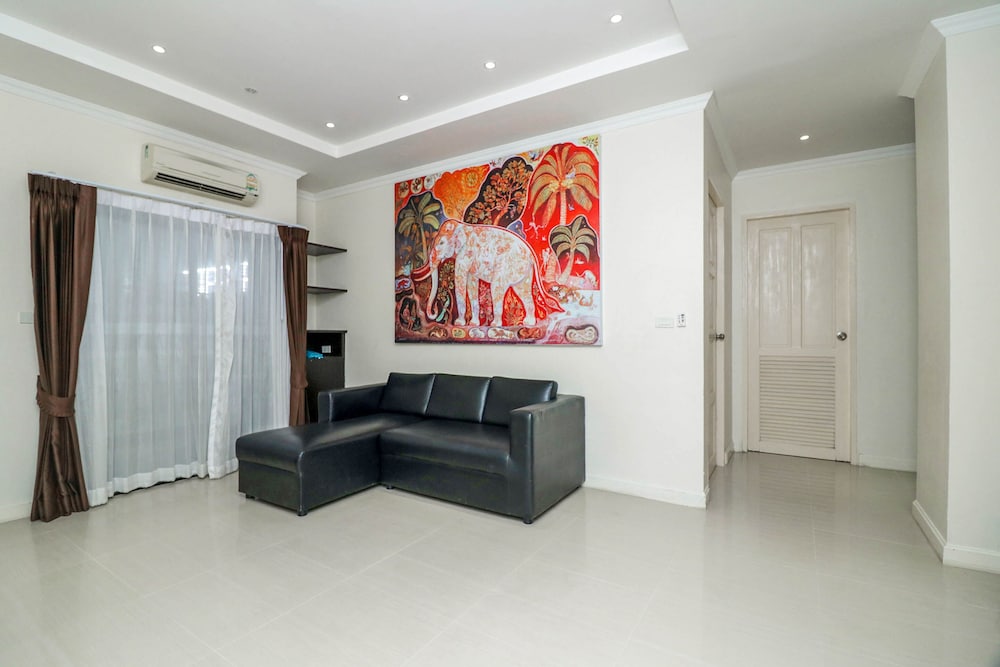 NATURAL BEACH HOTEL AND BAAN SILA 41/59