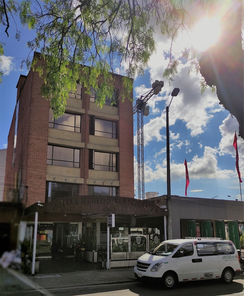 Hotel Ejecutivo Av La Esperanza 16/18