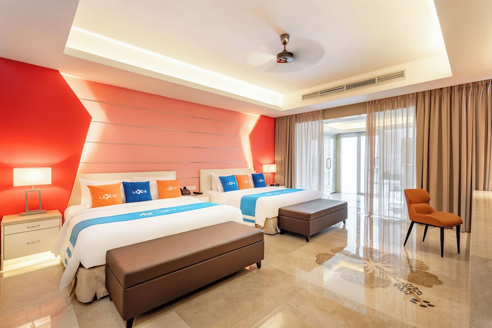 Pool, Premium, Villa, 2 King Beds, Beach View