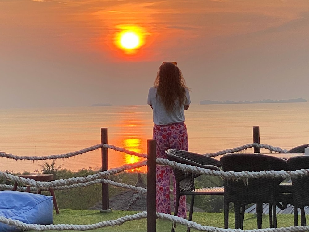 The Happinezz Hills Hotel Karimunjawa 27/36