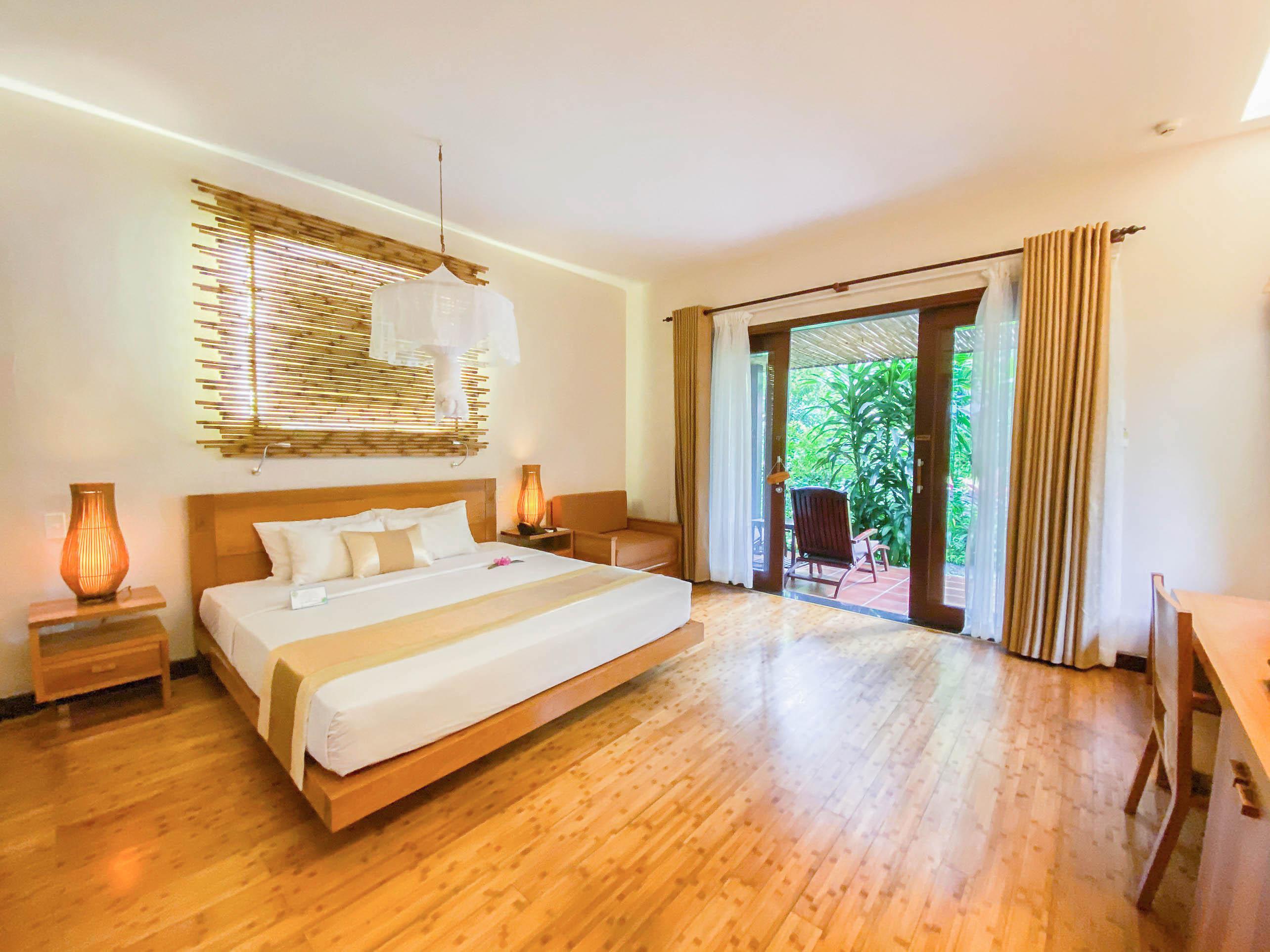 Bungalow, Double Bed