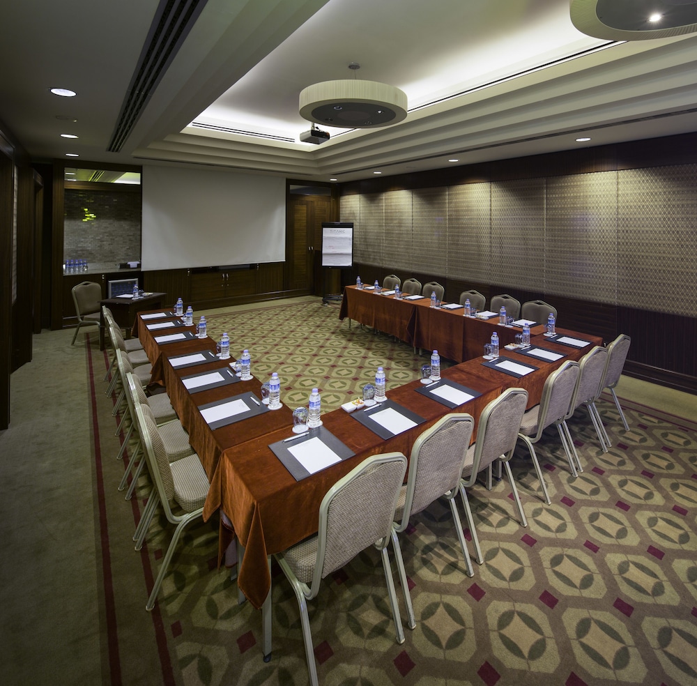 Titanic City Taksim Hotel 67/73