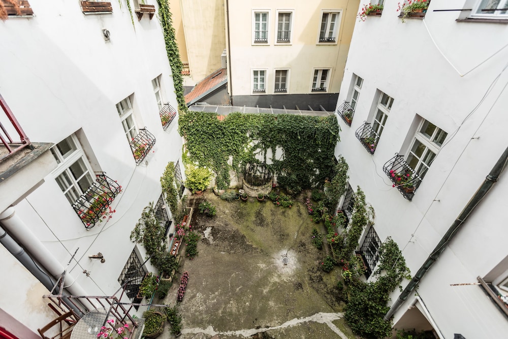 Prague Siesta Apartments 4/49